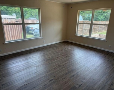 216 Randy Street - Photo Thumbnail 15
