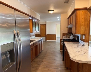 216 Randy Street - Photo Thumbnail 9