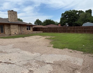 216 Randy Street - Photo Thumbnail 27
