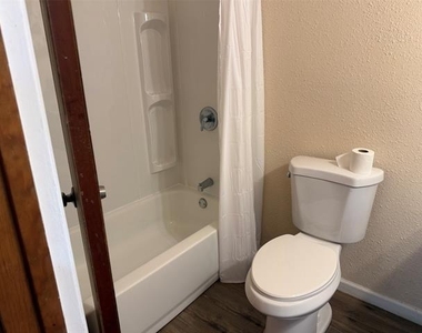 216 Randy Street - Photo Thumbnail 20