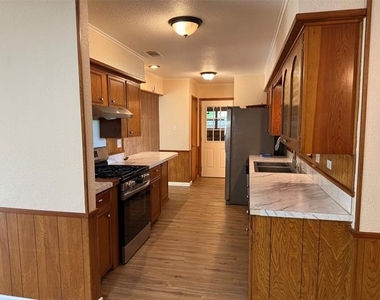 216 Randy Street - Photo Thumbnail 8