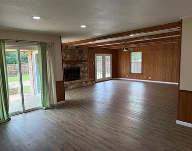 216 Randy Street - Photo Thumbnail 4
