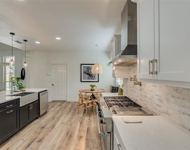 4411 Voyager Drive - Photo Thumbnail 6