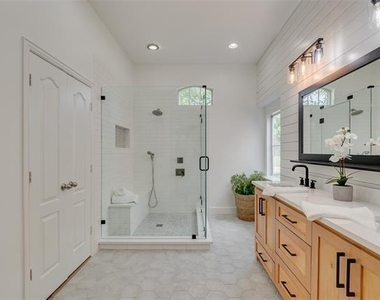 4411 Voyager Drive - Photo Thumbnail 24