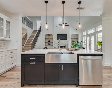 4411 Voyager Drive - Photo Thumbnail 11