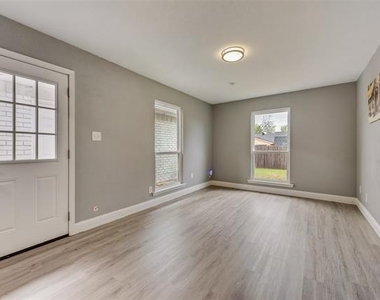 4924 Wagner Drive - Photo Thumbnail 13