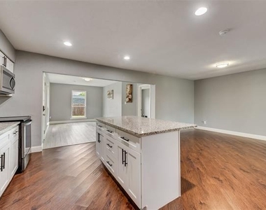 4924 Wagner Drive - Photo Thumbnail 11