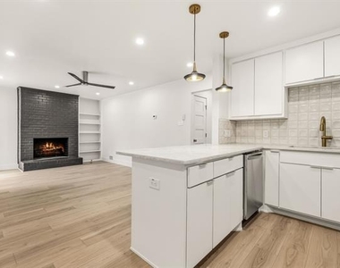 7537 Brentcove Circle - Photo Thumbnail 10