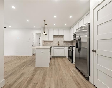 7537 Brentcove Circle - Photo Thumbnail 7