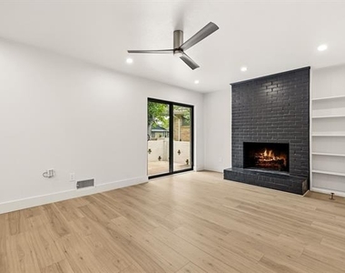 7537 Brentcove Circle - Photo Thumbnail 11