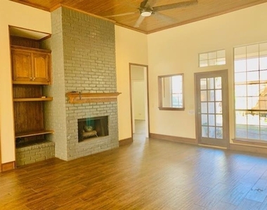 3112 Ipswich Drive - Photo Thumbnail 7