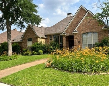 3112 Ipswich Drive - Photo Thumbnail 2