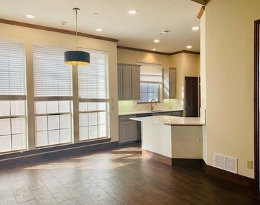 3112 Ipswich Drive - Photo Thumbnail 8