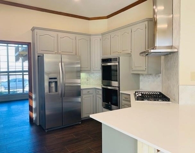 3112 Ipswich Drive - Photo Thumbnail 11
