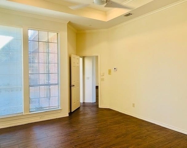 3112 Ipswich Drive - Photo Thumbnail 13