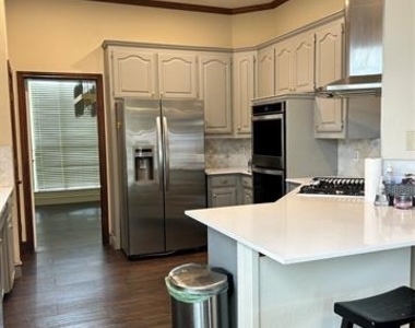 3112 Ipswich Drive - Photo Thumbnail 17