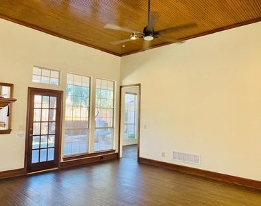3112 Ipswich Drive - Photo Thumbnail 6