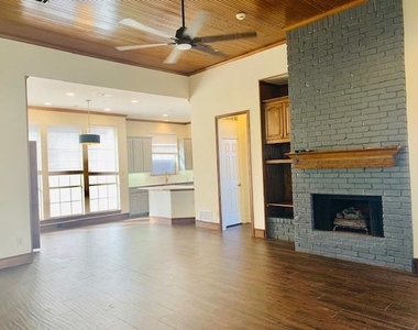 3112 Ipswich Drive - Photo Thumbnail 10