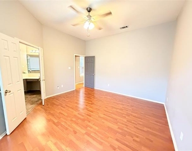 301 Mimosa Drive - Photo Thumbnail 24