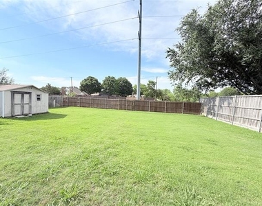 301 Mimosa Drive - Photo Thumbnail 36