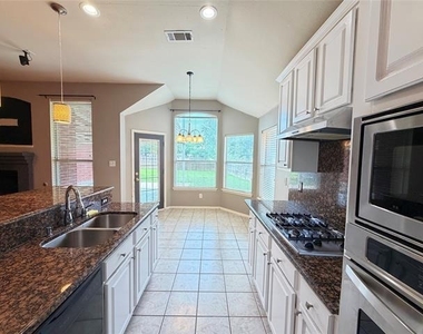 301 Mimosa Drive - Photo Thumbnail 17