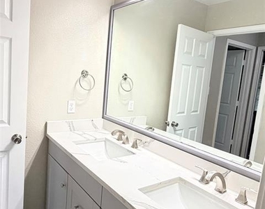 301 Mimosa Drive - Photo Thumbnail 20