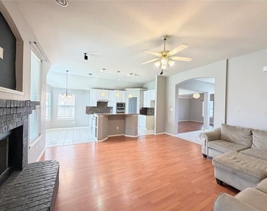 301 Mimosa Drive - Photo Thumbnail 14