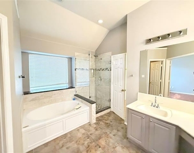 301 Mimosa Drive - Photo Thumbnail 26
