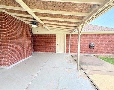 301 Mimosa Drive - Photo Thumbnail 32