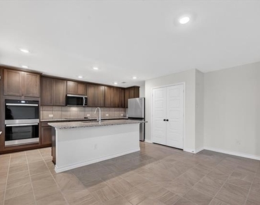 1567 Dukeswood Drive - Photo Thumbnail 8