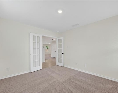 1567 Dukeswood Drive - Photo Thumbnail 3
