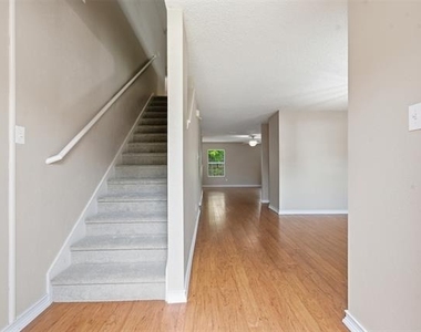 5421 Lansdowne Avenue - Photo Thumbnail 2