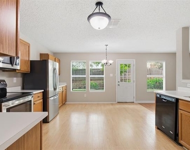 5421 Lansdowne Avenue - Photo Thumbnail 9
