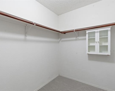5421 Lansdowne Avenue - Photo Thumbnail 18