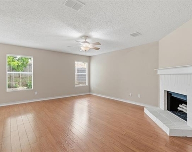 5421 Lansdowne Avenue - Photo Thumbnail 6