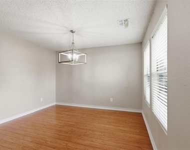 5421 Lansdowne Avenue - Photo Thumbnail 3