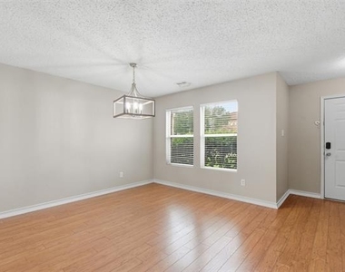 5421 Lansdowne Avenue - Photo Thumbnail 4