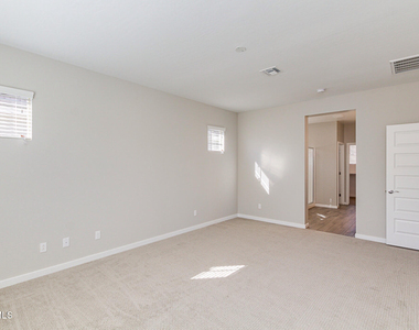 4737 E Barbarita Avenue E - Photo Thumbnail 6