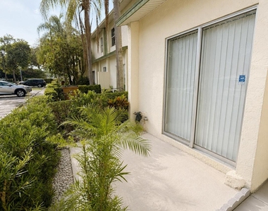 887 Crystal Lake Drive - Photo Thumbnail 24