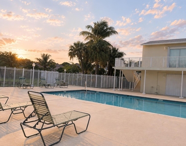 887 Crystal Lake Drive - Photo Thumbnail 26