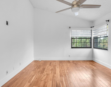 12003 Flicker Way - Photo Thumbnail 16