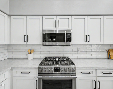 14736 N 100th Place - Photo Thumbnail 6