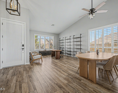 14736 N 100th Place - Photo Thumbnail 3