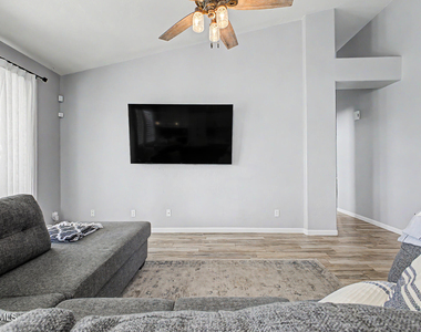 14736 N 100th Place - Photo Thumbnail 13