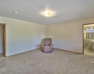 375 S Buena Vista Avenue - Photo Thumbnail 6