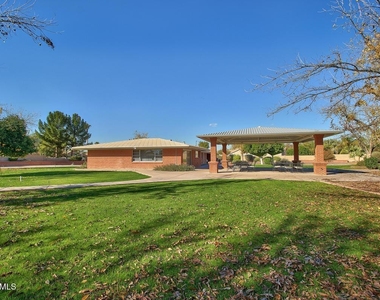375 S Buena Vista Avenue - Photo Thumbnail 4