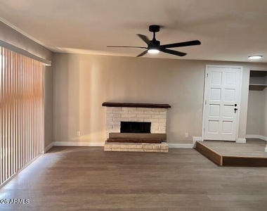 6935 W Monterosa Circle - Photo Thumbnail 2