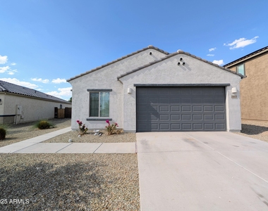 24458 W Verlea Drive - Photo Thumbnail 2