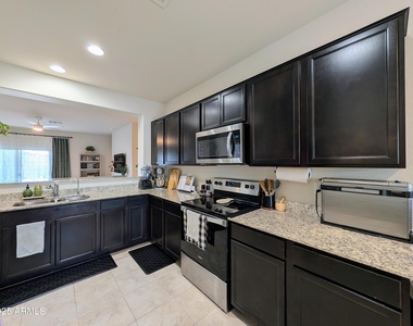 24458 W Verlea Drive - Photo Thumbnail 13