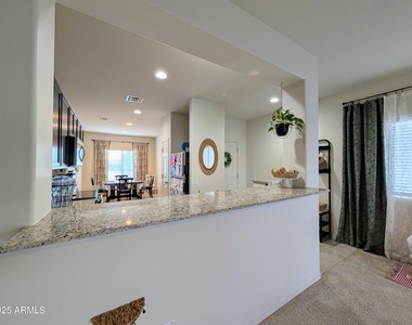 24458 W Verlea Drive - Photo Thumbnail 11